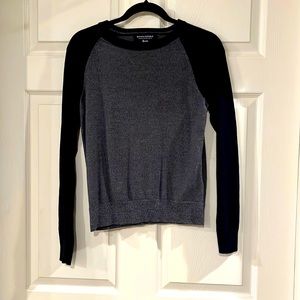 Brand new men’s Banana Republic merino wool sweater worn once for a picture.